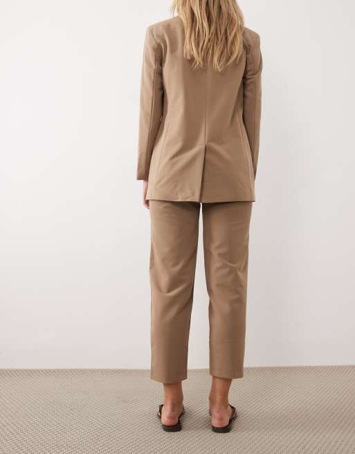 Miss Selfridge Petite – Essentials – Zigarettenhose in Kamelbraun, 3 von 5