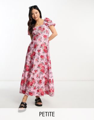 Miss Selfridge Petite - Gesmoktes Maxikleid in Rosa mit Blumenmuster, kurzen Puffärmeln und Rückenschnürung