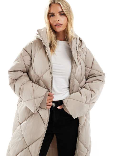 Miss Selfridge Petite - Gewatteerde maxi pufferjas met capuchon in mokka, 3 van 4