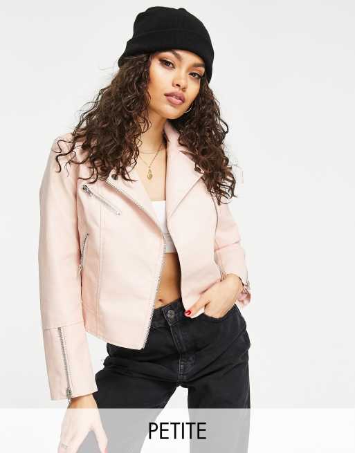 Miss Selfridge Petite Giacca in pelle sintetica rosa con zip sul davanti ASOS