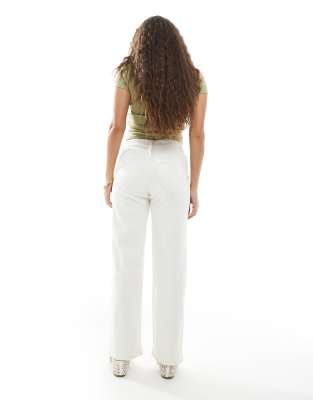 Miss Selfridge Petite Heart Pocket Straight Leg Jeans-white