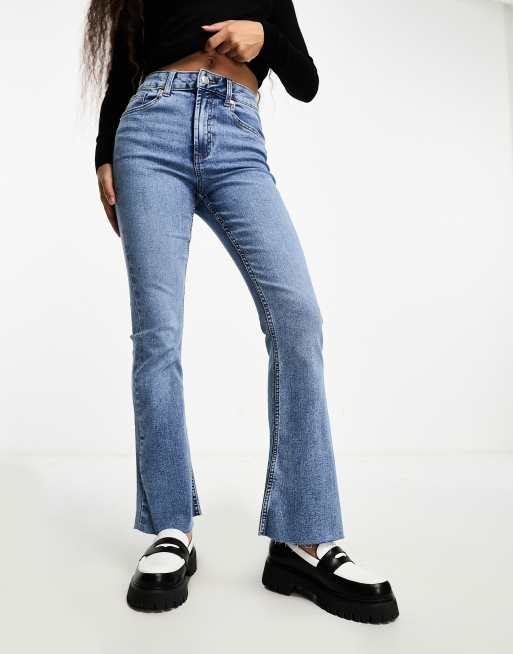 Miss Selfridge Petite - Jeans a zampa lavaggio blu medio, 2 di 5