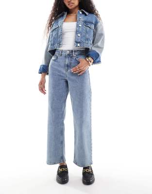 Miss Selfridge Petite - Jeans in mittlerer Waschung mit geradem Schnitt-Blau