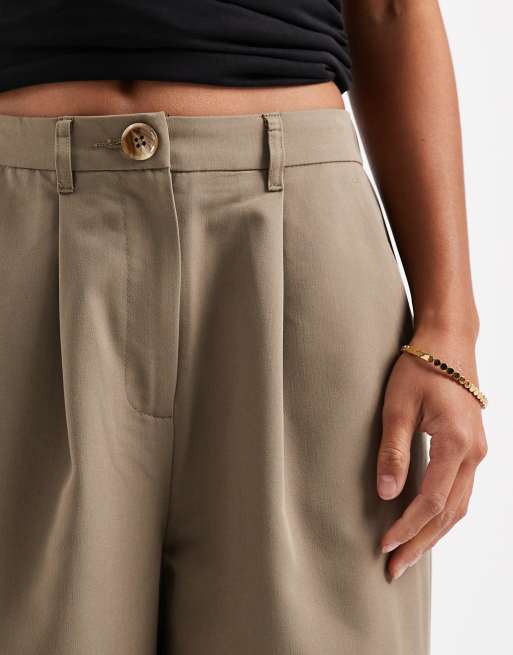 Miss Selfridge Petite – Kakifärgade, figursydda byxor med vida ben, 3 av 5