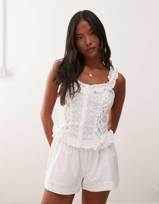 Miss Selfridge - Petite - Korsettop met broderie in wit, 2 van 4