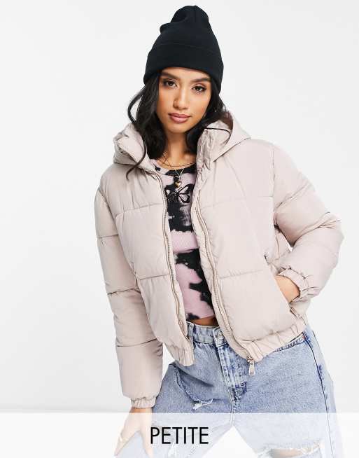 Miss Selfridge Petite – Kurze Pufferjacke in Nerzbraun mit Kapuze