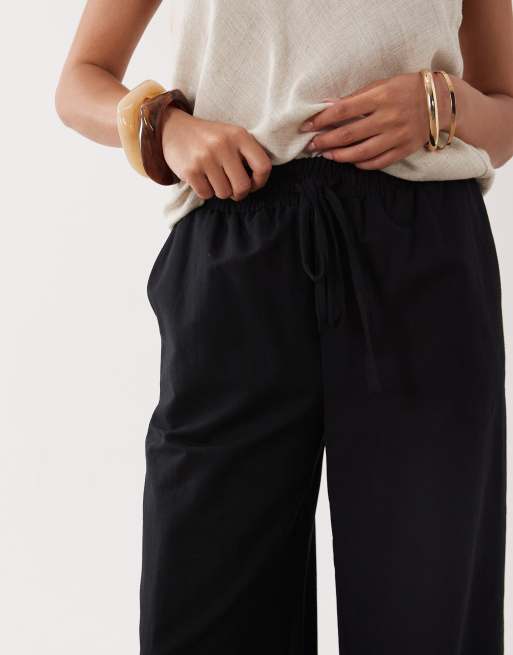 Miss Selfridge Petite linen blend wide leg trouser in black, 2 of 5
