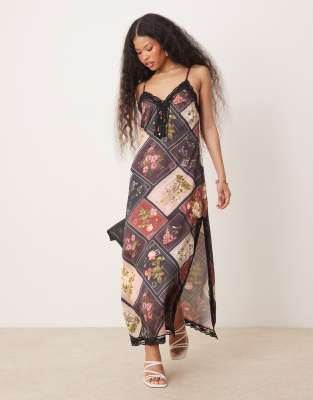 Miss Selfridge Petite Miss Selfridge Petite maxi dress in patchwork print-Multi