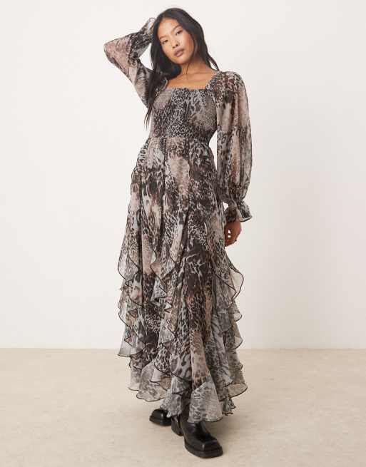 Miss Selfridge Petite - Maxi jurk met ruches aan de zoom en dierenprint