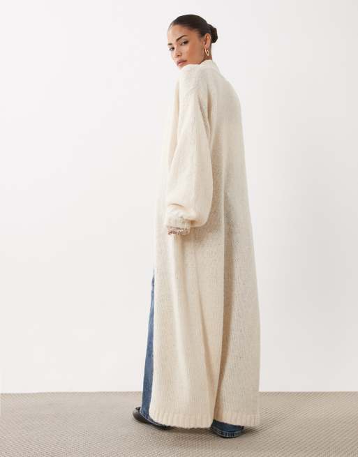 Miss Selfridge Petite maxi-kofta med spetsdetalj i oatmeal, 4 av 4