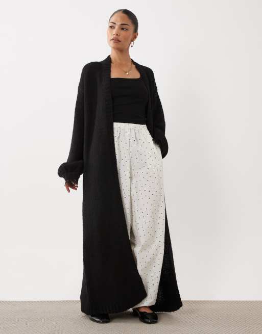 Miss Selfridge Petite maxi-kofta med spetsmuddar i svart, 2 av 4