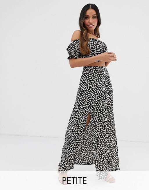 Miss Selfridge Petite maxi skirt with button through in ditsy floral | ASOS