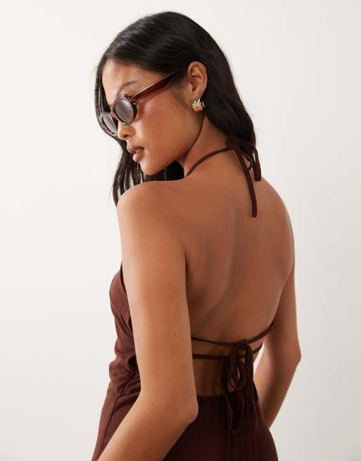 Miss Selfridge Petite – Maxikleid mit Leinenoptik in Schokobraun mit Neckholder, 2 von 4