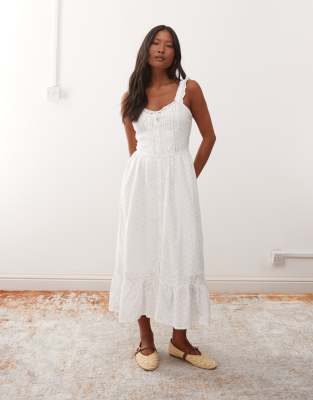 Miss Selfridge Petite - Milchmädchen-Maxikleid in Weiß mit Lochstickerei