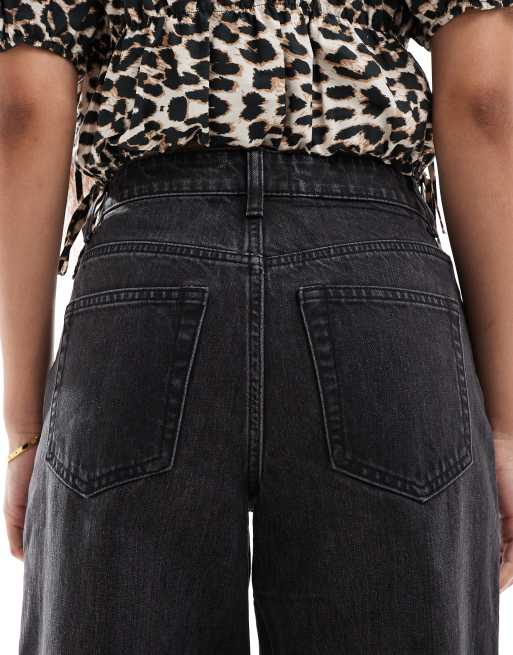 Miss Selfridge Petite - Mom jeans a vita alta lavaggio nero, 4 di 5