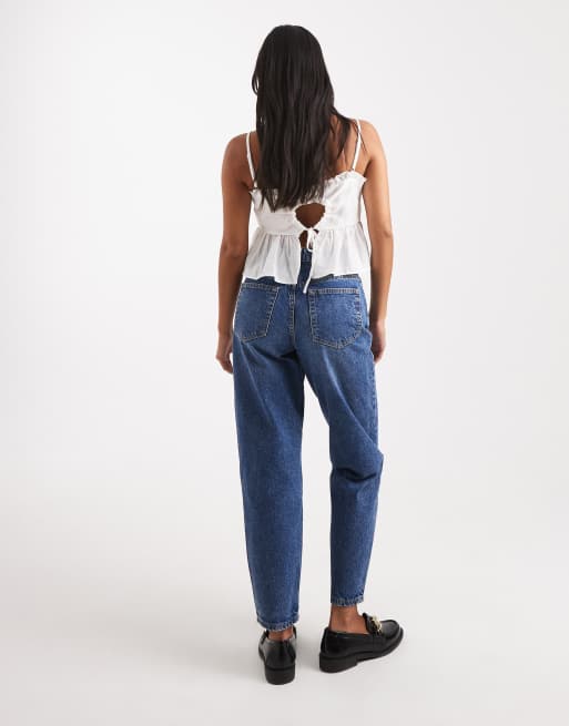 Miss Selfridge Petite - Mom jeans in blauw met wassing, 2 van 5
