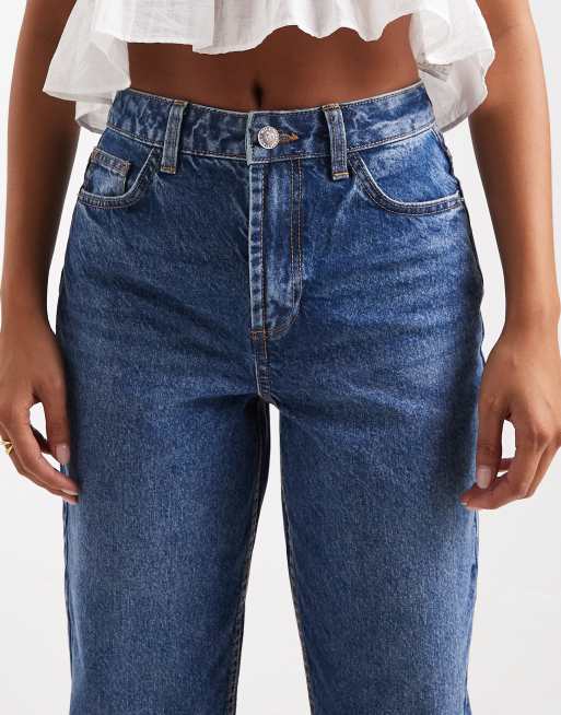 Miss Selfridge Petite - Mom jeans in blauw met wassing, 4 van 5