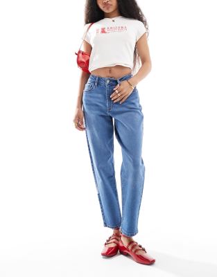 Miss Selfridge Petite - Mom-Jeans in mittelblauer Waschung