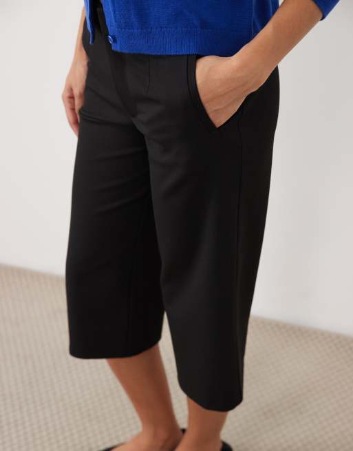 Miss Selfridge Petite pantacourt ajusté évasé noir, 4 de 5