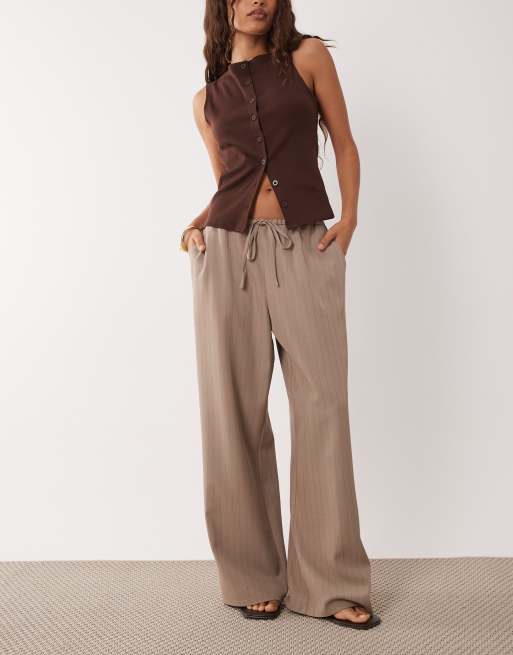 Miss Selfridge - Gilet de costume cache-cœur d'ensemble ajusté à fines rayures - Neutre, 2 de 4