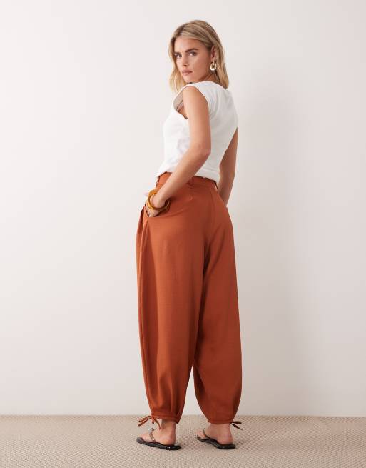 Miss Selfridge Petite - Pantalon ajusté coupe ballon - Rouille, 4 de 5