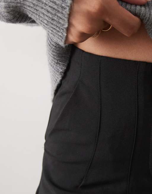 Miss Selfridge Petite pantalón cigarette básico en negro, 3 de 5
