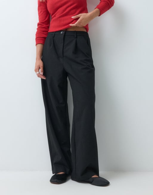 Miss Selfridge Petite pantalón de sastre de pernera ancha en negro, 2 de 5