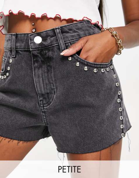 Miss Selfridge Petite - Pantaloncini in denim nero slavato con borchie - view 1