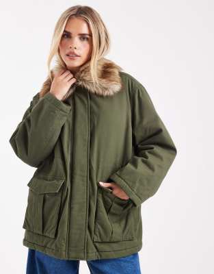 Miss Selfridge Petite - Parka in Khaki mit Kunstpelz-Kragen-Grün