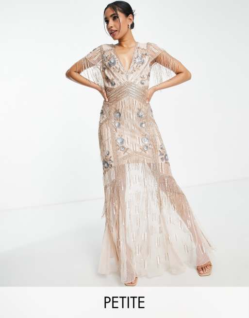 Miss Selfridge Petite – Premium – Pudroworóżowa sukienka maxi z głębokim dekoltem i zdobieniami
