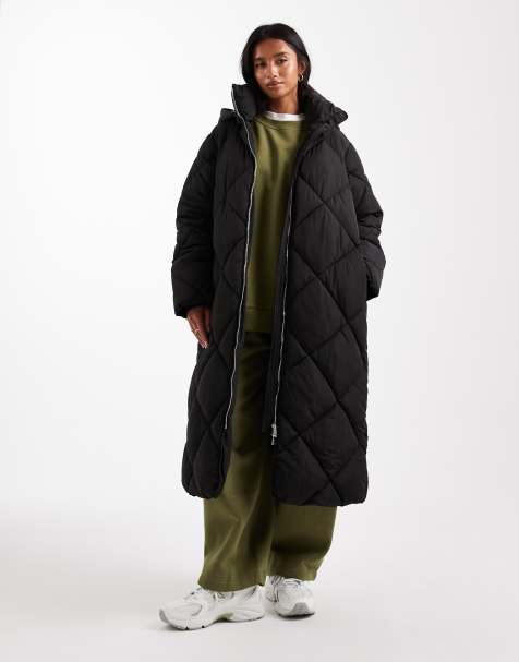 Miss Selfridge Petite quilted hooded maxi puffer coat in black - view 1