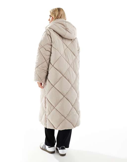 Miss Selfridge Petite quilted hooded maxi puffer coat in mocha