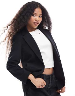 relaxed fit essential blazer in black