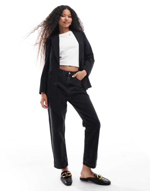Miss Selfridge Petite relaxed fit essential blazer in black, 2 of 4