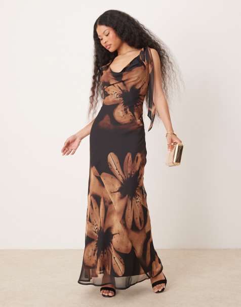 Miss Selfridge Petite - Robe nuisette à imprimé fleuri oversize avec col bénitier et bretelles nouées - Marron - view 1