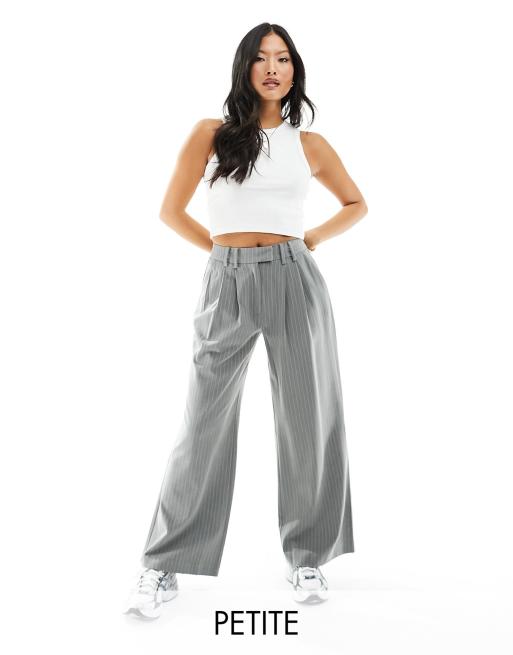 Miss Selfridge Petite - Ruimvallende broek met wijde pijpen in grijs met krijtstreep