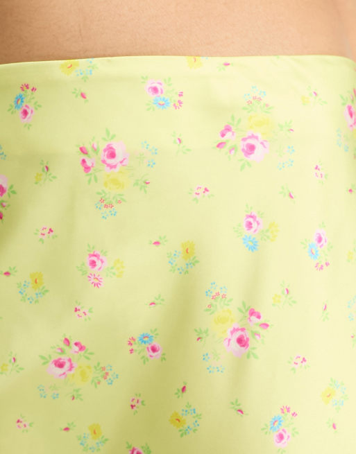 Miss Selfridge Petite satin bias maxi skirt in yellow ditsy , 3 of 4