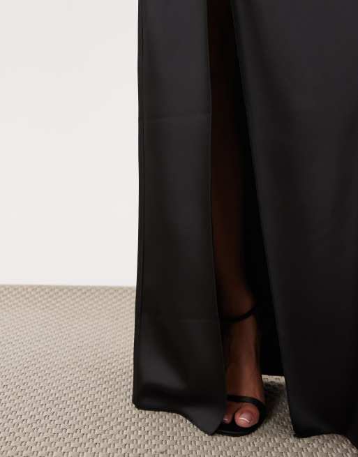 Miss Selfridge Petite satin maxikjol set i svart, 3 av 5