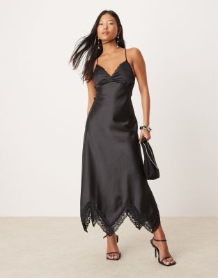 Miss Selfridge Petite - Satin-Maxikleid in Schwarz mit Spitzeneinsatz