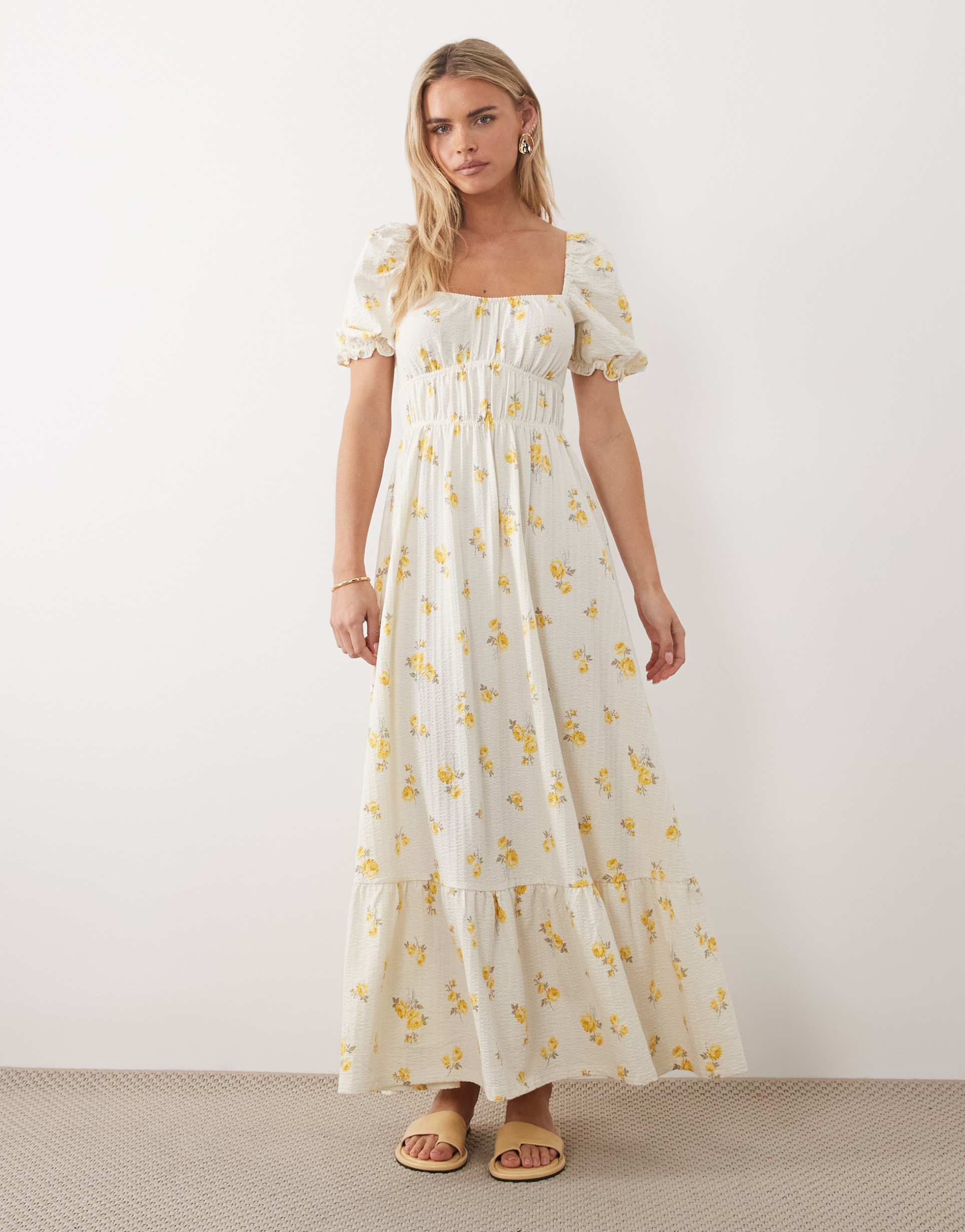 miss selfridge petite seersucker puff sleeve milkmaid maxi dress in light floral print