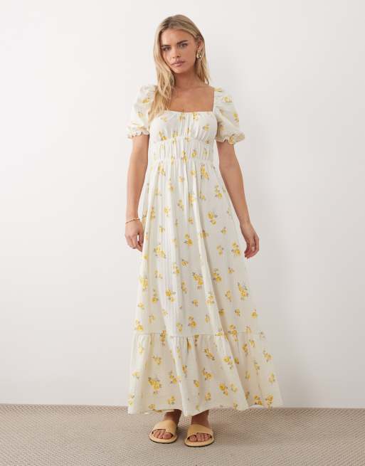 Miss Selfridge Petite seersucker puff sleeve milkmaid maxi dress in light  floral print | ASOS