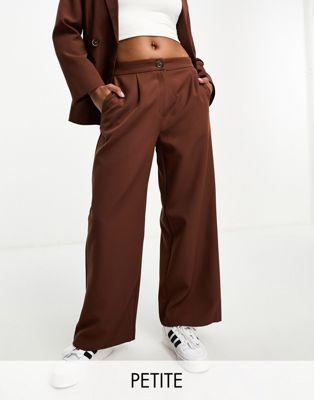 Miss Selfridge Petite slouchy dad trouser in brown