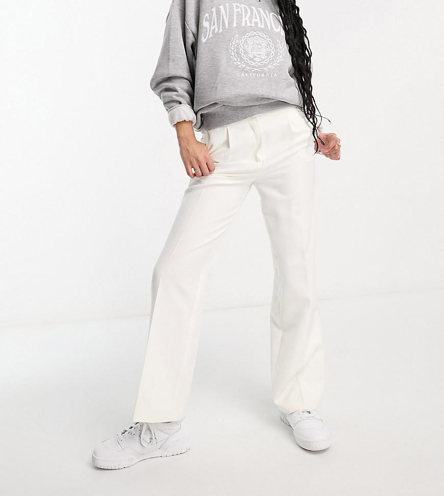 slouchy straight leg dad pant in ivory-White