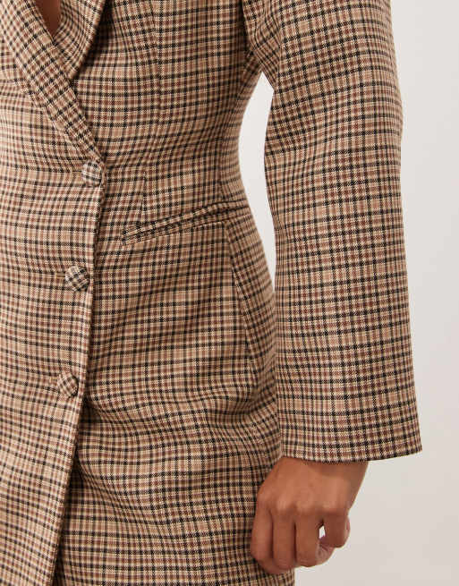 Miss Selfridge Petite strong shoulder cinched blazer dress in check, 3 of 4