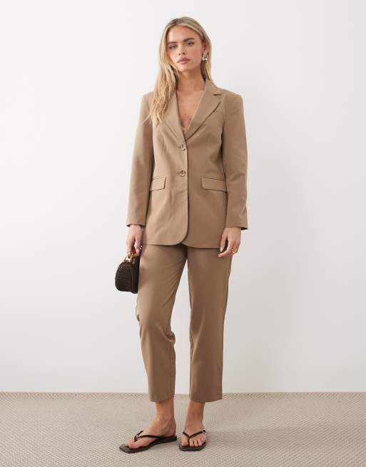 Miss Selfridge Petite – Taillierter Blazer in Kamelbraun, 2 von 4