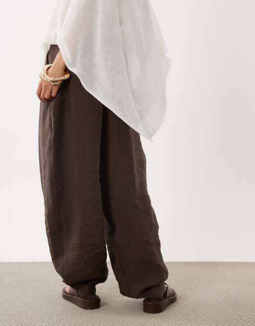 Miss Selfridge Petite tailored fluid balloon trouser in chocolate, 5 of 5
