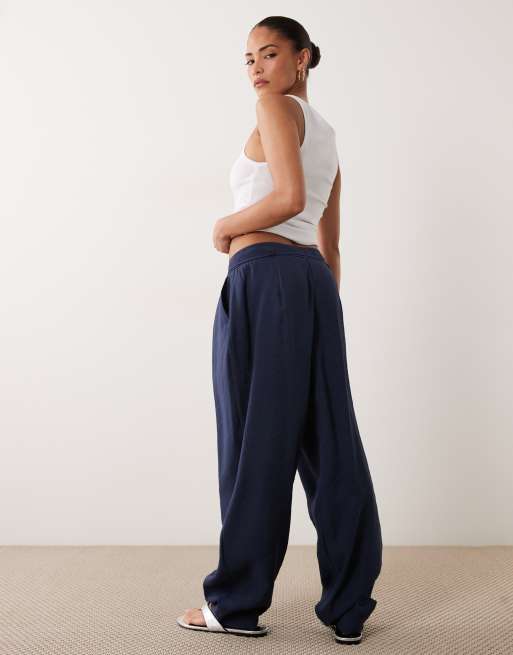 Miss Selfridge Petite tailored fluid balloon trouser in navy, 3 of 5