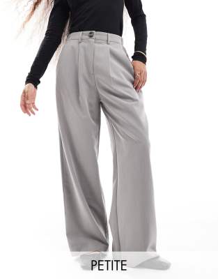 tailored wide leg pants in gray