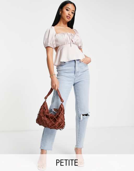Miss Selfridge Petite - Top in raso grigio con allacciatura sul davanti e cut-out