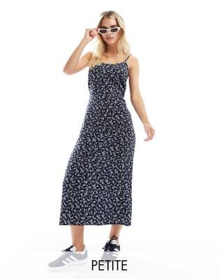 Miss Selfridge Petite - Träger-Maxi-Sommerkleid in Blau mit Blümchenmuster U-Boot-Ausschnitt-Bunt